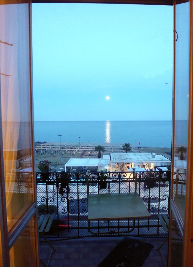 House By The Sea Apartment Albissola Marina Ngoại thất bức ảnh